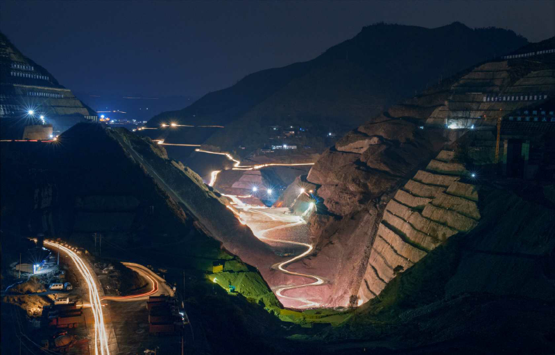 2018年3月25日夾巖施工夜景圖。攝影 楊良強(qiáng) (1)_好圖看看.jpg