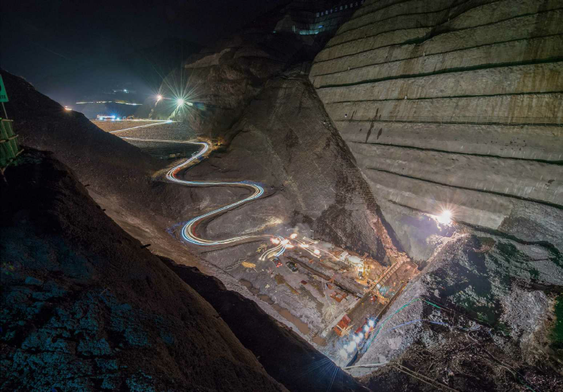 2018年3月25日夾巖施工夜景圖。攝影 楊良強(qiáng) (3)_好圖看看.jpg