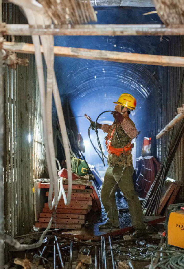 2018年3月27日馬嶺發(fā)電廠房交通洞施工現(xiàn)場。攝影楊良強(qiáng)  (1)_好圖看看_好圖看看.jpg